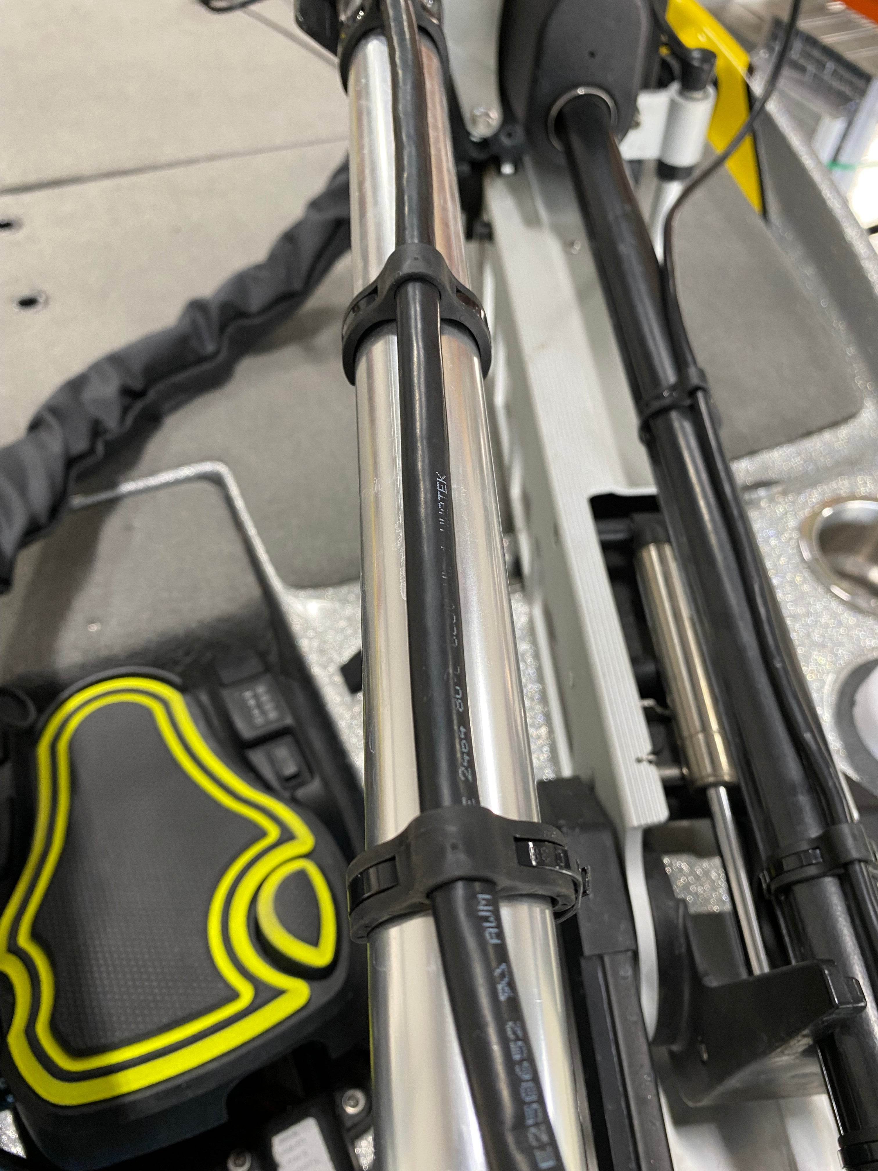 小物 ktt DD26 Fishing FLEXROUTE CABLE CLAMP KIT